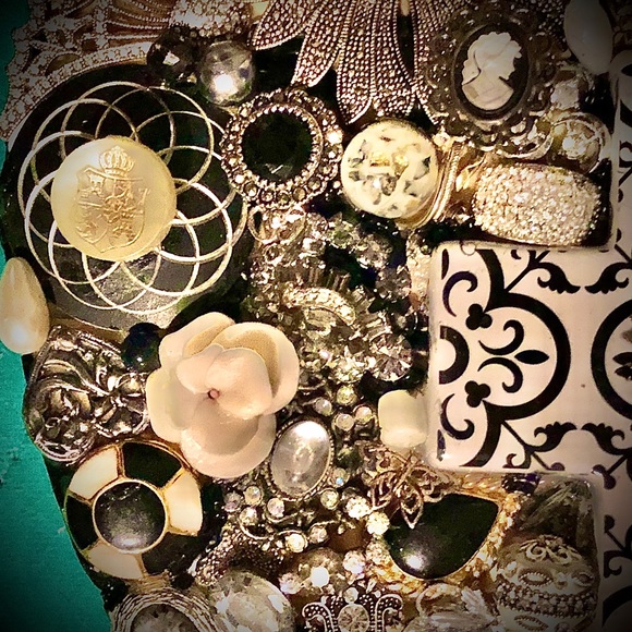 FAITH is BLACK & WHITE - Picture 2 of 6